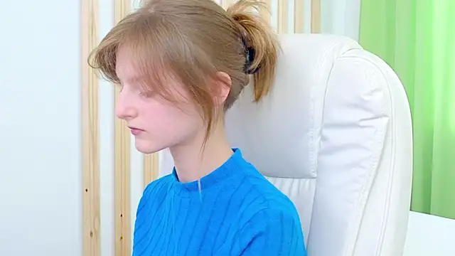 Miss Alisa  online show from March 12, 2026, 1:15 pm