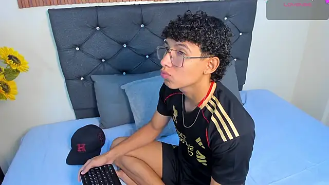 Antoniio miller online show from December 16, 2025, 12:53 pm