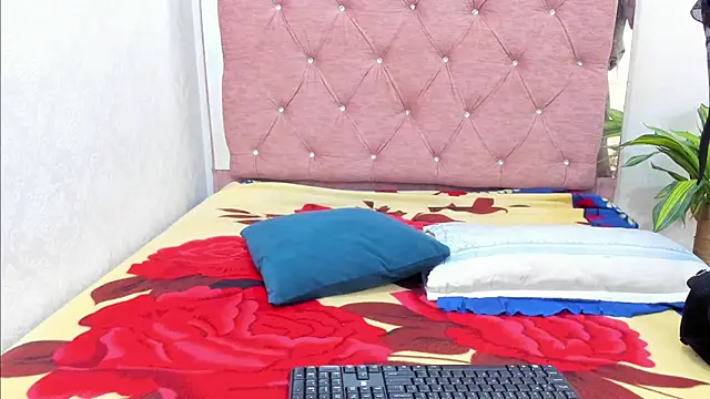 Snapshot of Jazmin040_ chatting on January 10, 2026, 11:38 am Jazmin040 online show from January 10, 2026, 11:38 am