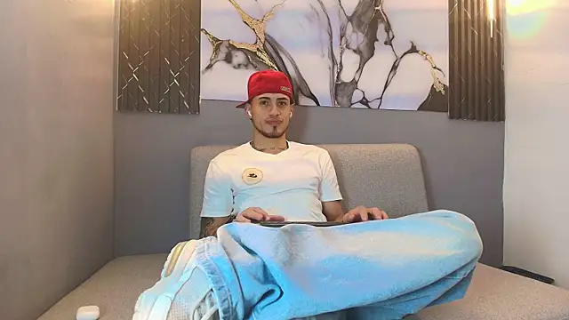 DAVIN 01 online show from December 17, 2025, 12:10 pm