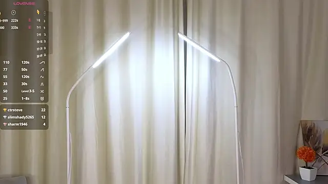 HalleyKeer online show from December 21, 2025, 4:19 pm