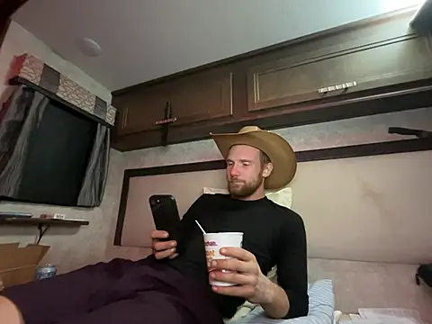 Snapshot of SparkledExtern chatting on February 6, 2026, 3:24 am SparkledExtern online show from February 6, 2026, 3:24 am