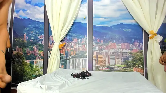 Snapshot of CandyAndMattew chatting on December 16, 2025, 1:48 pm CandyAndMattew online show from December 16, 2025, 1:48 pm