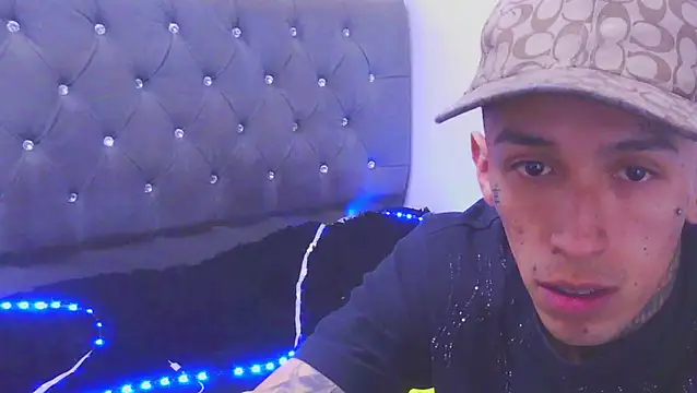 jimena leon  online show from December 19, 2025, 2:48 am