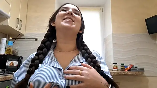 Snapshot of GeorgeannaHalsted chatting on December 14, 2025, 11:16 am GeorgeannaHalsted online show from December 14, 2025, 11:16 am