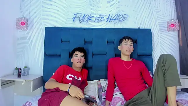 Snapshot of sweetboyssex_ chatting on December 17, 2025, 12:10 pm sweetboyssex online show from December 17, 2025, 12:10 pm