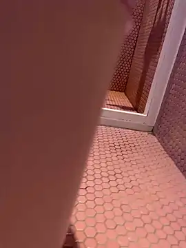 Jimioio online show from December 15, 2025, 6:14 pm