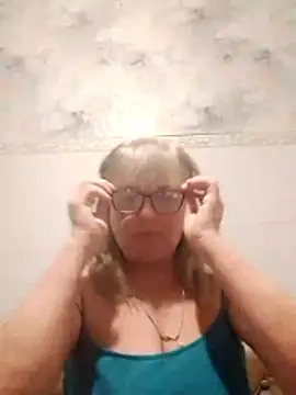 Snapshot of LinaLight88 chatting on January 11, 2026, 9:22 pm LinaLight88 online show from January 11, 2026, 9:22 pm