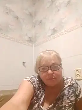 Snapshot of LinaLight88 chatting on December 21, 2025, 8:42 pm LinaLight88 online show from December 21, 2025, 8:42 pm