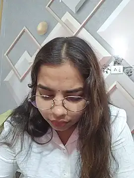 Snapshot of Himani_0122 chatting on July 8, 2026, 9:43 am Himani 0122 online show from July 8, 2026, 9:43 am