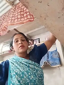 Snapshot of Shreya_pandit chatting on June 2, 2026, 8:14 am Shreya pandit online show from June 2, 2026, 8:14 am