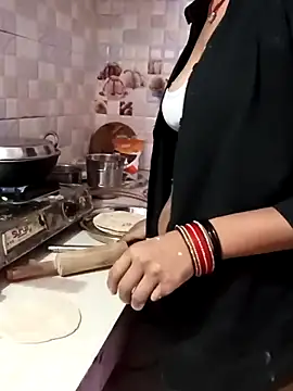 Pooja Love143 online show from March 9, 2026, 6:17 am