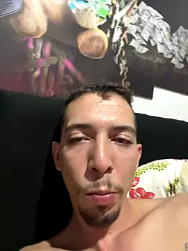 Snapshot of EnjoymentRapha chatting on December 17, 2025, 10:48 pm EnjoymentRapha online show from December 17, 2025, 10:48 pm