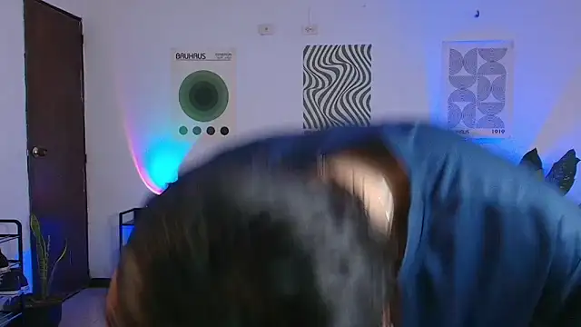 CrisotpherMoretti online show from December 17, 2025, 5:40 pm