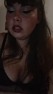 Florazaira2 online show from December 18, 2025, 8:23 pm