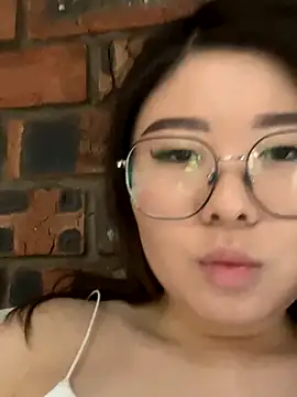 Snapshot of Sarah2127 chatting on January 7, 2026, 1:38 pm Sarah2127 online show from January 7, 2026, 1:38 pm