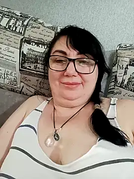 Snapshot of MariSwan222 chatting on July 3, 2026, 12:55 pm MariSwan222 online show from July 3, 2026, 12:55 pm