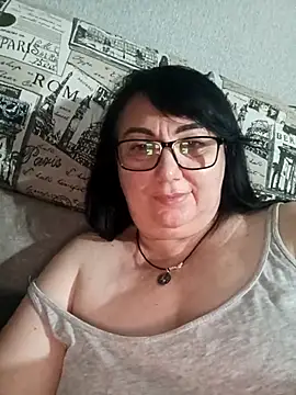 Snapshot of MariSwan222 chatting on July 6, 2026, 8:33 pm MariSwan222 online show from July 6, 2026, 8:33 pm