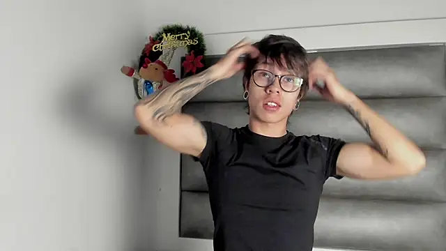 Snapshot of demionix_js chatting on December 17, 2025, 4:39 am demionix js online show from December 17, 2025, 4:39 am