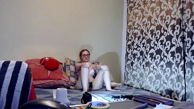 yunis32 online show from March 20, 2025, 6:31 pm