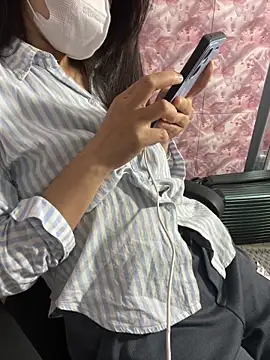 Snapshot of Sisilaydy_01 chatting on December 18, 2025, 5:23 am Sisilaydy 01 online show from December 18, 2025, 5:23 am