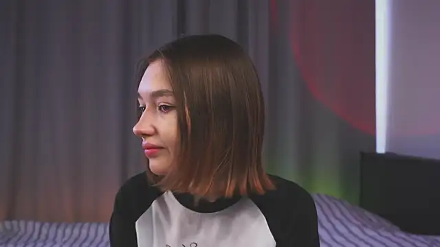 Leyla crsh online show from March 30, 2026, 5:09 am