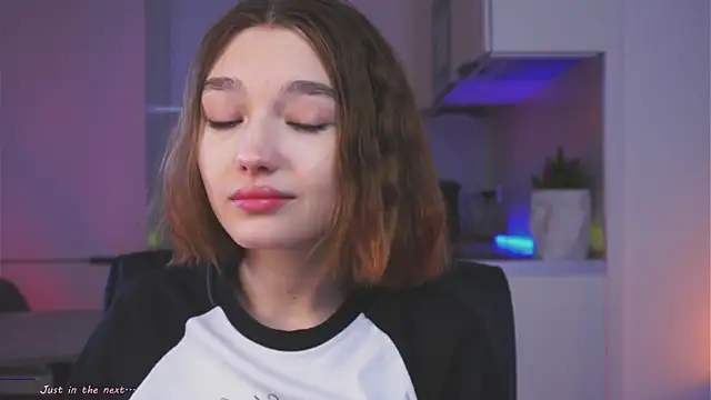 Leyla crsh online show from April 6, 2026, 5:08 am