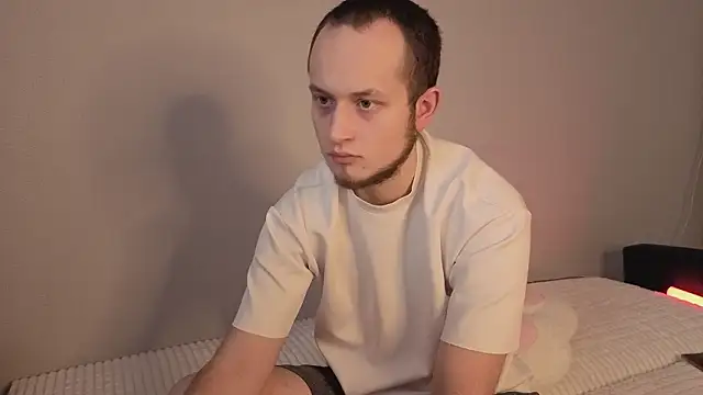 Pearl couple online show from March 5, 2026, 9:06 am