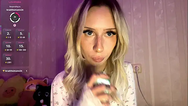 Snapshot of BrittanieKerkhoff chatting on December 17, 2025, 2:22 pm BrittanieKerkhoff online show from December 17, 2025, 2:22 pm