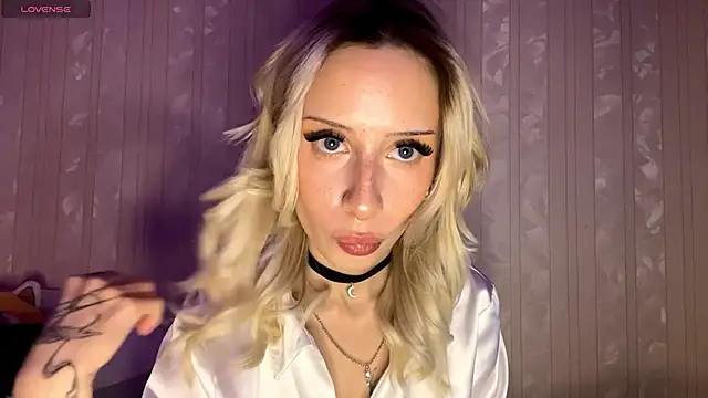 Snapshot of BrittanieKerkhoff chatting on December 18, 2025, 1:26 pm BrittanieKerkhoff online show from December 18, 2025, 1:26 pm