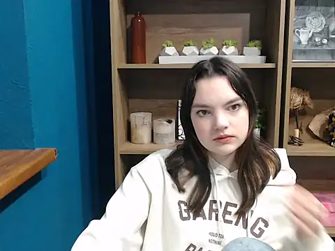 vwiann juls online show from December 19, 2025, 7:55 am