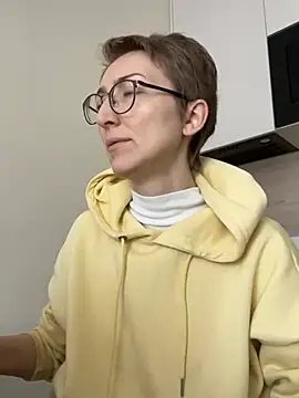 Snapshot of Sensual_Flower chatting on February 11, 2026, 7:30 am Sensual Flower online show from February 11, 2026, 7:30 am