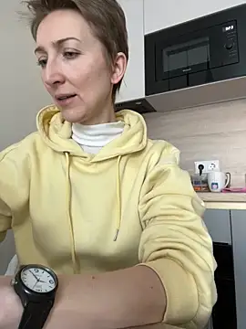 Snapshot of Sensual_Flower chatting on February 12, 2026, 6:24 am Sensual Flower online show from February 12, 2026, 6:24 am