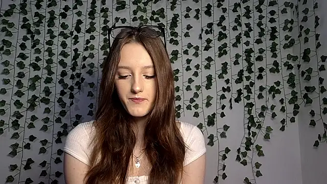 Snapshot of LisaBoddy chatting on February 13, 2026, 1:00 pm LisaBoddy online show from February 13, 2026, 1:00 pm