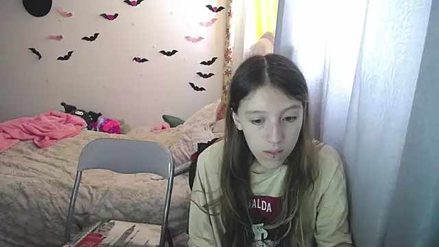 Snapshot of Briar_y_Blair chatting on February 11, 2026, 2:17 pm Briar y Blair online show from February 11, 2026, 2:17 pm