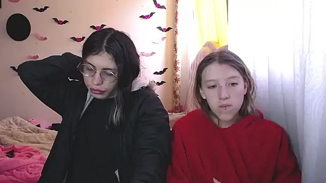 Snapshot of Briar_y_Blair chatting on January 16, 2026, 4:55 pm Briar y Blair online show from January 16, 2026, 4:55 pm