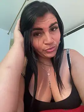 Snapshot of sophie-honey chatting on February 24, 2026, 3:13 pm sophie-honey online show from February 24, 2026, 3:13 pm