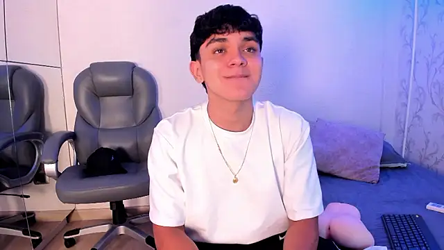  TaylorBlack online show from February 21, 2026, 11:45 am