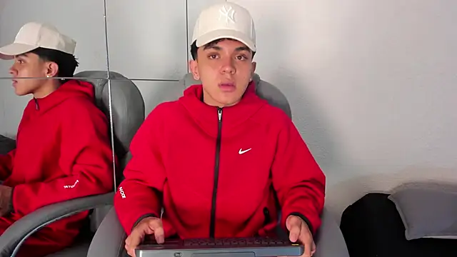  TaylorBlack online show from April 13, 2026, 11:36 am