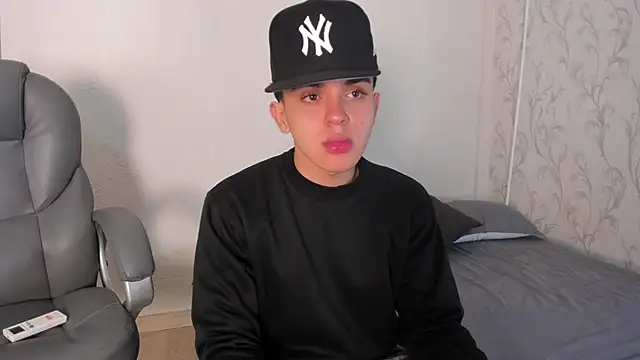  TaylorBlack online show from March 29, 2026, 11:34 am