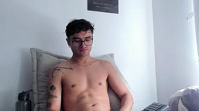 Snapshot of charlie_dicker chatting on December 18, 2025, 3:49 pm charlie dicker online show from December 18, 2025, 3:49 pm