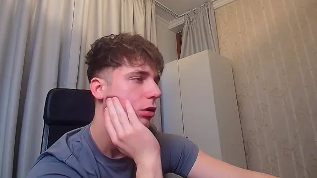 Snapshot of KellenWest chatting on February 24, 2026, 5:19 am KellenWest online show from February 24, 2026, 5:19 am