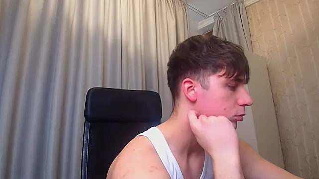 Snapshot of KellenWest chatting on February 10, 2026, 11:09 am KellenWest online show from February 10, 2026, 11:09 am