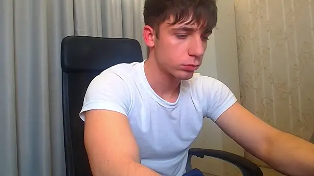 Snapshot of KellenWest chatting on December 20, 2025, 5:21 am KellenWest online show from December 20, 2025, 5:21 am