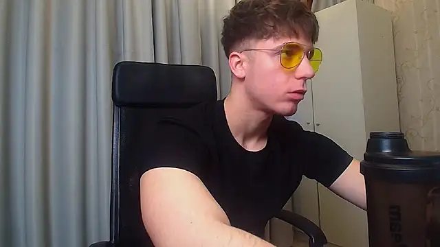 Snapshot of KellenWest chatting on February 20, 2026, 5:26 am KellenWest online show from February 20, 2026, 5:26 am