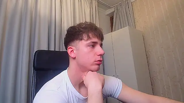 Snapshot of KellenWest chatting on February 21, 2026, 5:20 am KellenWest online show from February 21, 2026, 5:20 am