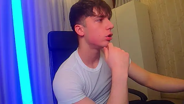 Snapshot of KellenWest chatting on February 6, 2026, 5:25 am KellenWest online show from February 6, 2026, 5:25 am