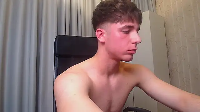 Snapshot of KellenWest chatting on February 20, 2026, 6:26 am KellenWest online show from February 20, 2026, 6:26 am