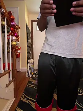 Snapshot of daddydarkskindikk chatting on February 27, 2026, 8:30 pm daddydarkskindikk online show from February 27, 2026, 8:30 pm