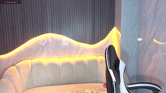 Tifany Tx online show from April 20, 2026, 12:41 pm